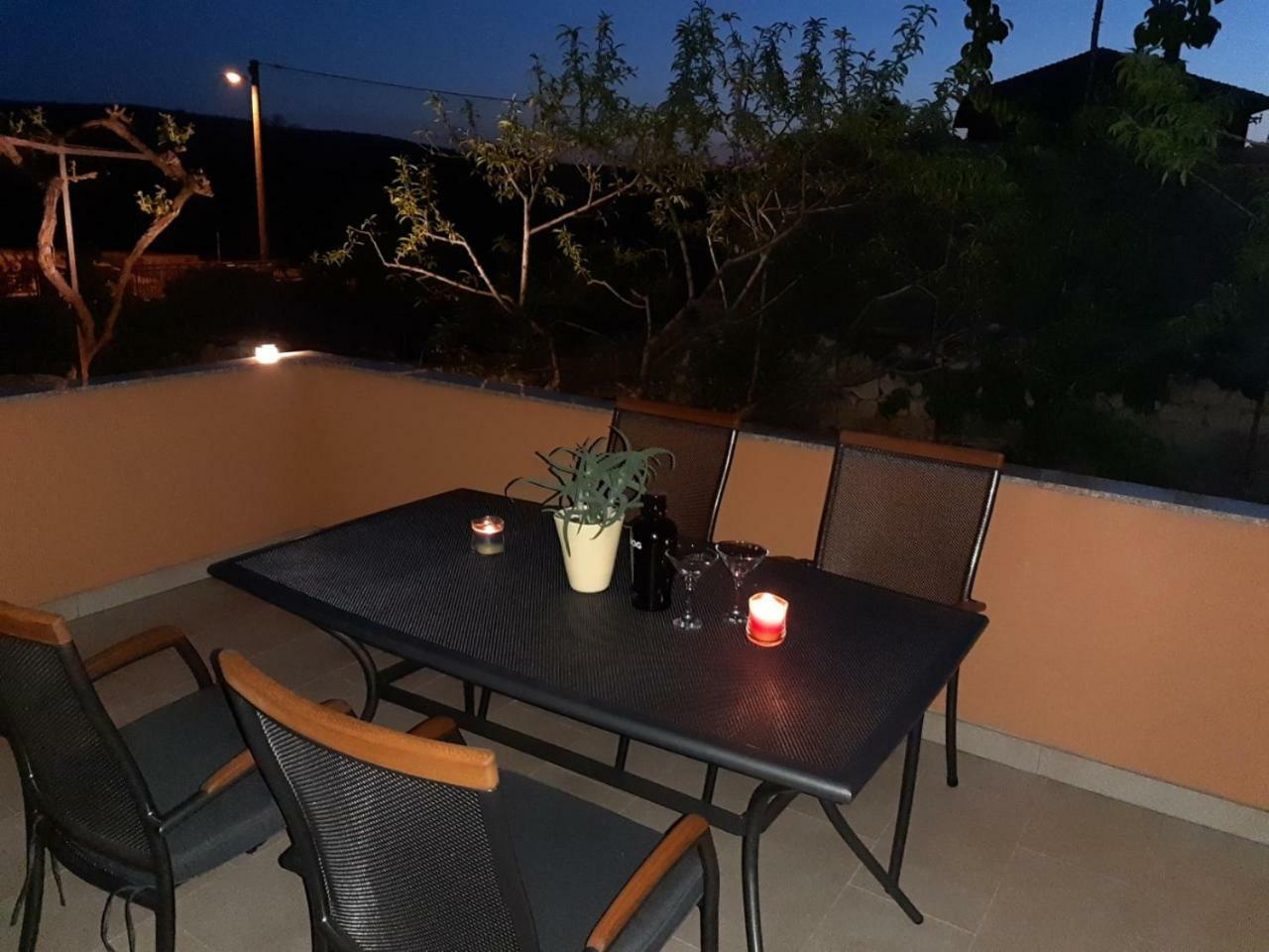 Lanelu Apartman Rogoznica  Exterior foto
