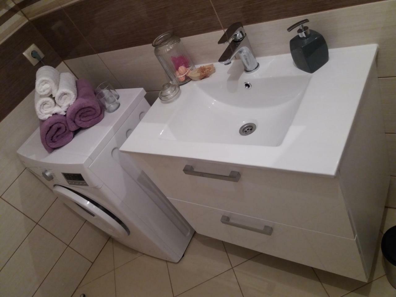Lanelu Apartman Rogoznica  Exterior foto