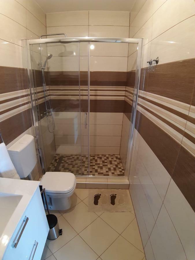 Lanelu Apartman Rogoznica  Exterior foto