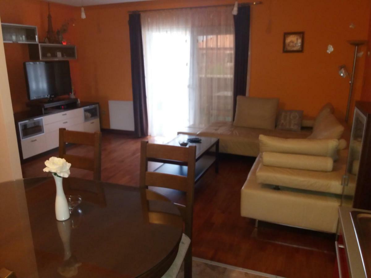 Lanelu Apartman Rogoznica  Exterior foto