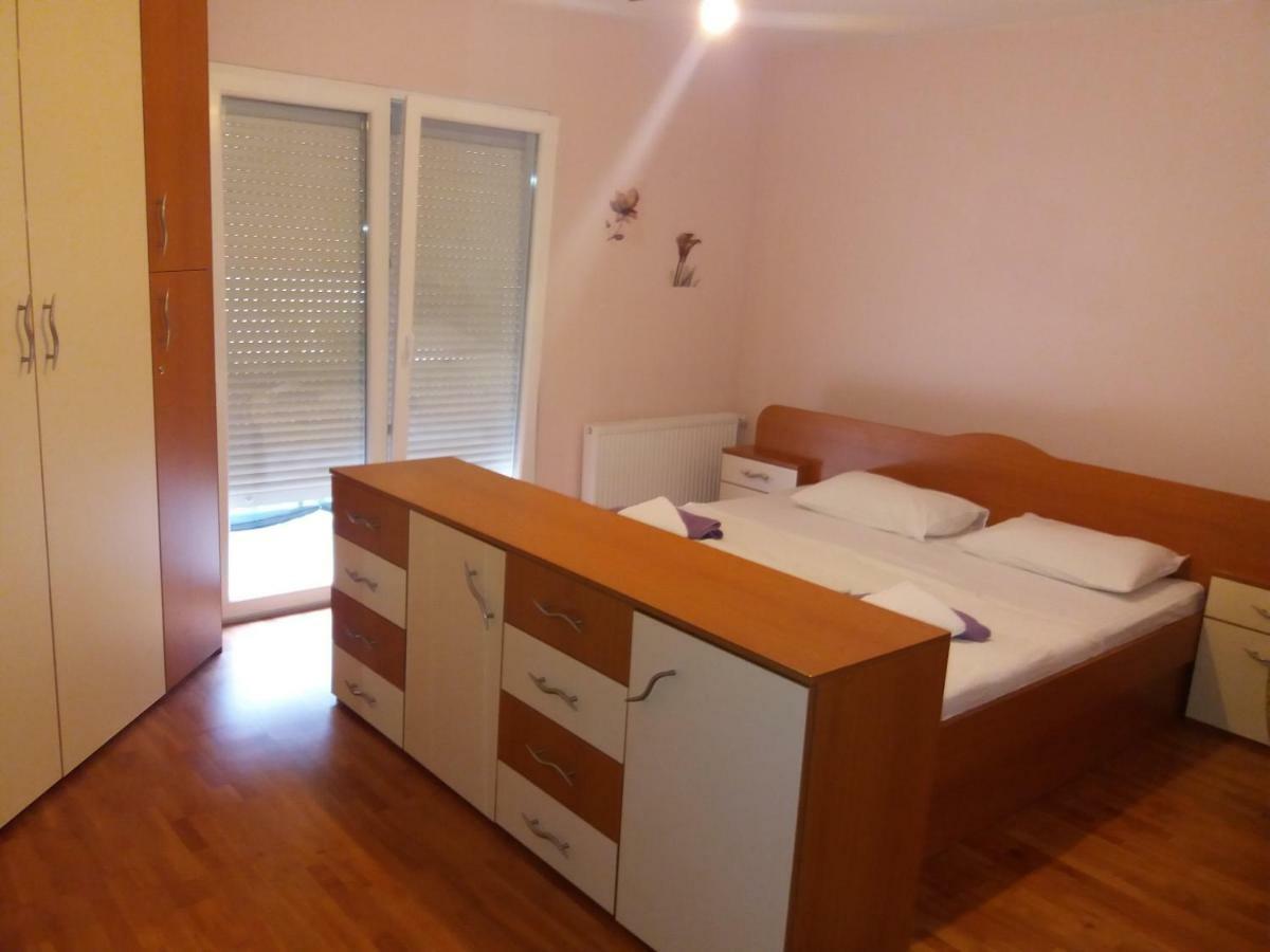 Lanelu Apartman Rogoznica  Exterior foto